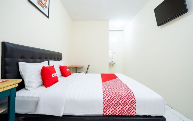 Anugerah Wisata Hotel by OYO Rooms