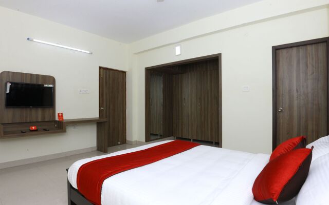 OYO 10027 Hotel Red Petal