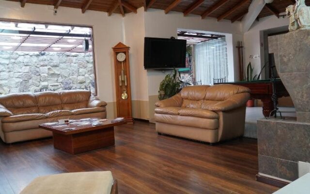 Hotel La Colina
