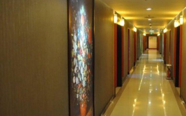 Crown Garden Hotel