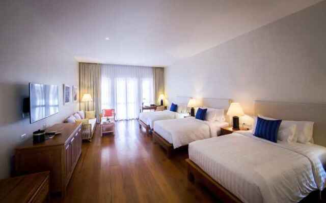 Le Menara Khao Lak beachfront Villa & Resort