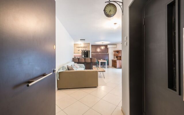 New Syntagma Urban Apartment