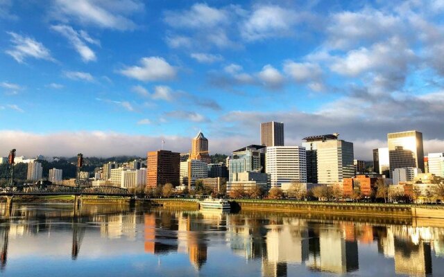 Motel 6 Portland, OR Mall 205