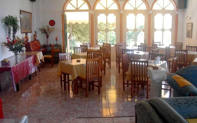 Apraos Bay Hotel