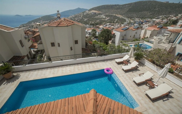 Villa Dolce Vita by Akdenizvillam