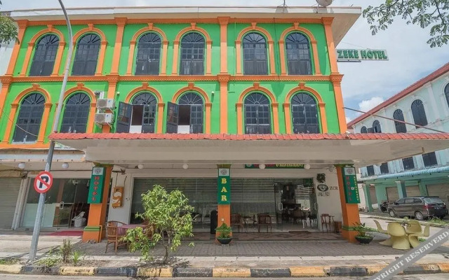 RedDoorz Plus near Marina City Waterfront Batam