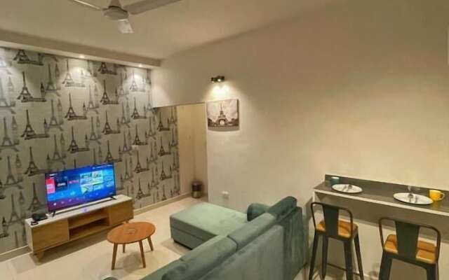 Eiffel Suites
