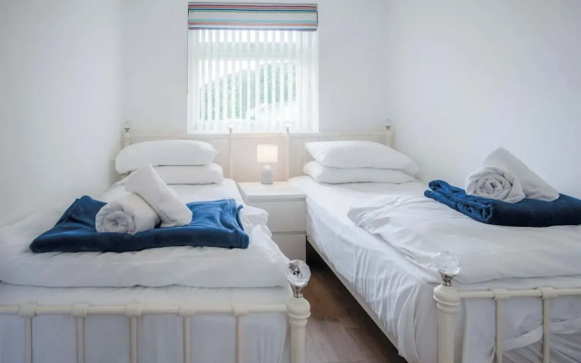 Bayview 61 - 2 Bedroom - Bayview Oxwich