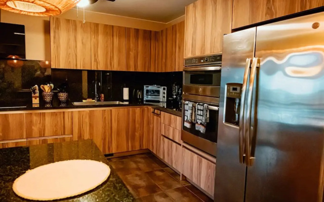 Hillside Retreat in Noord