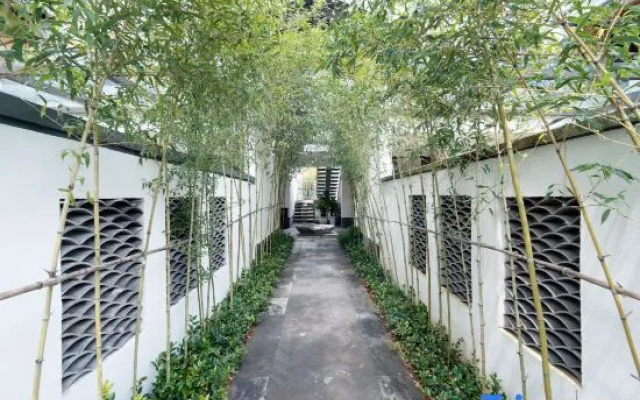 Tengchong Elegant Restaurant Courtyard