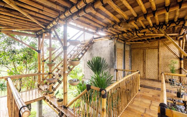Bamboo & B - Hostel
