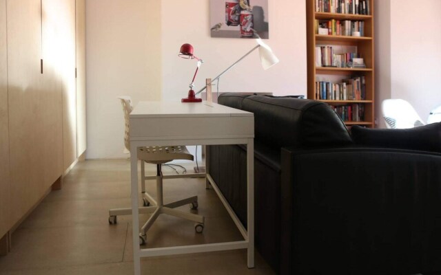 Stylish, Bright Apartment w/ Private Garden