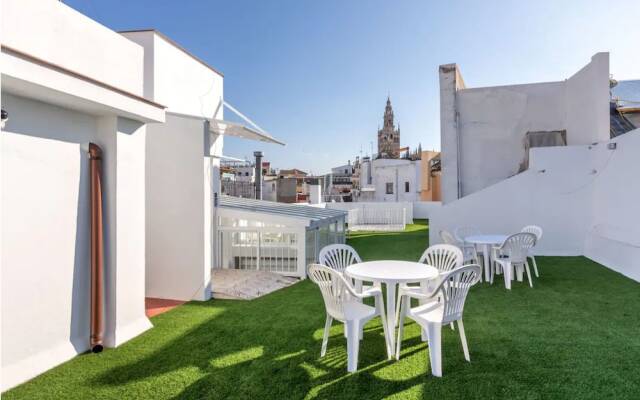 Harinas Central Apartments by Valcambre