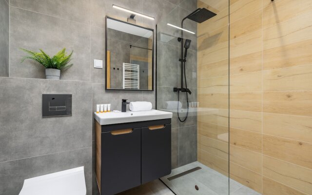 Apartament Otoczony Zielenią by Renters