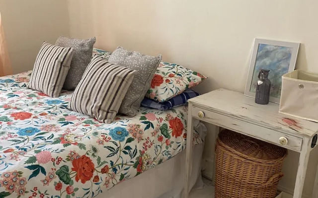 Stunning 2-bed Apartment Above Schooners Bar