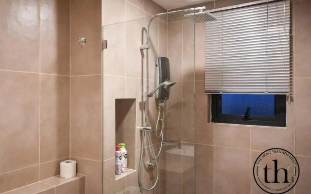 Timurbay Beach Resort 4paxes (Studio)-12-21