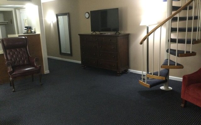 Ramada Grayling Hotel And Conference Center