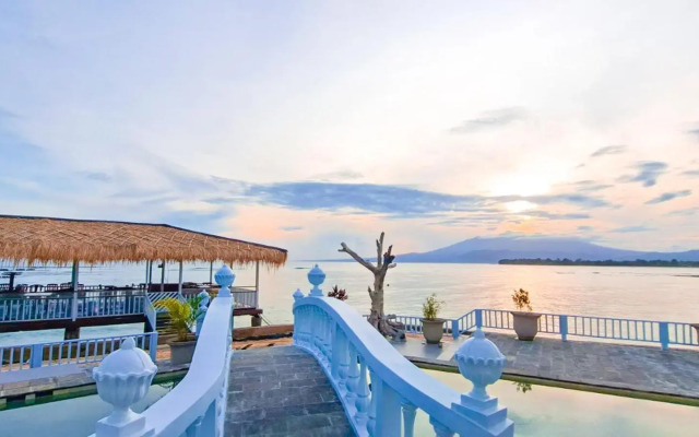 Gili Beachfront Suites