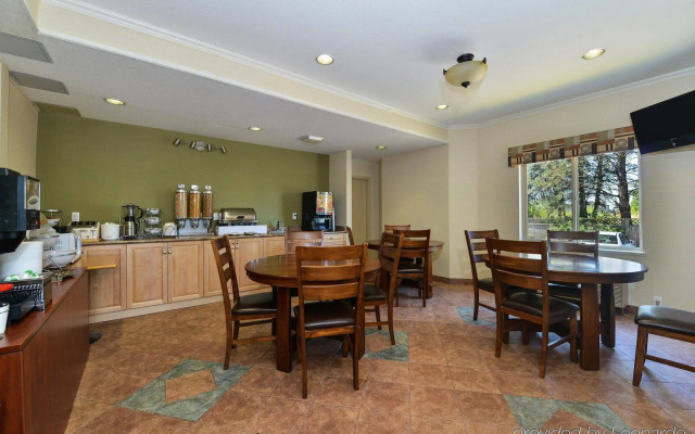 Canadas Best Value Inn - Langley / Vancouver