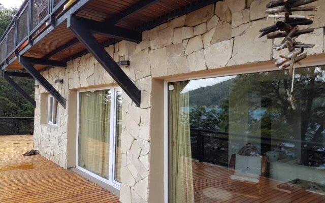 Albanta casa con costa en Bariloche