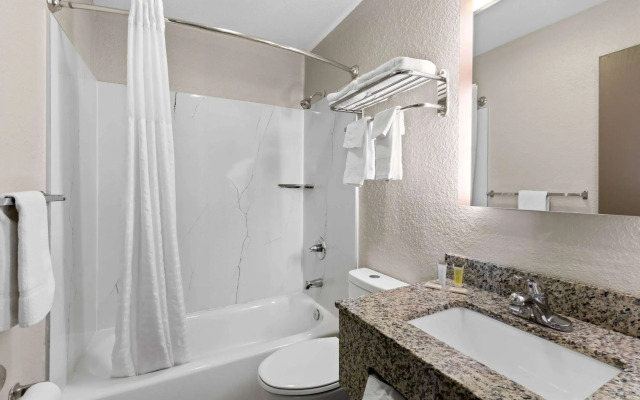 Super 8 by Wyndham Elizabethtown
