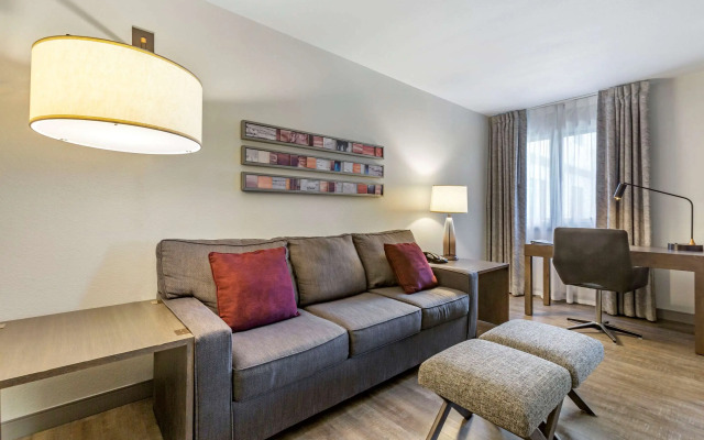 Windmill Suites Surprise - Phoenix, an Ascend Collection Hotel