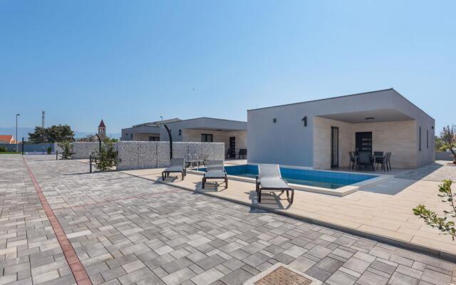 Premium Holiday Home in Vir With Sauna