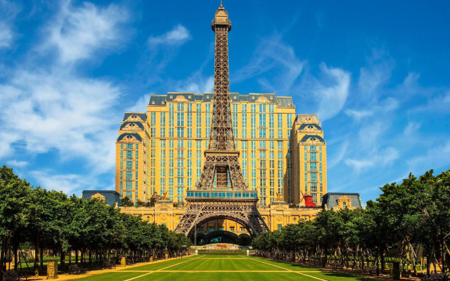 The Parisian Macao