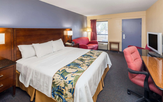 Days Inn by Wyndham Walterboro