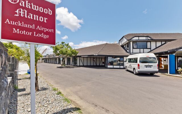 Oakwood Manor Motor Lodge