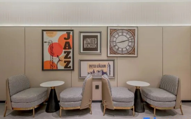 Homeinn Plus Hotel (Xujiahui Shanghai Stadium Subway Station)