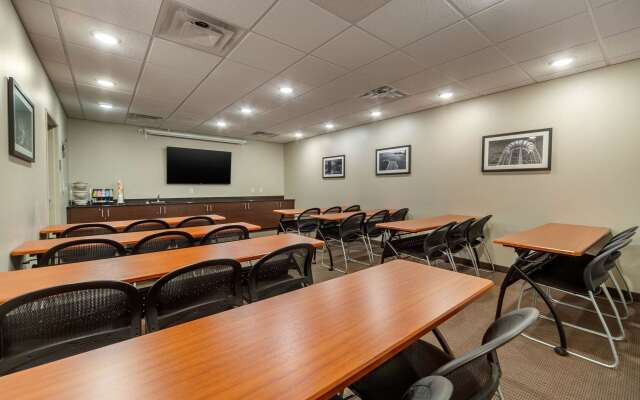 MainStay Suites Lincoln University Area