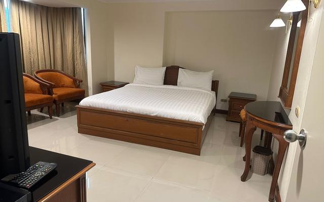 Apartments Omni Tower Direct Rooms Sukhumvit Soi 4