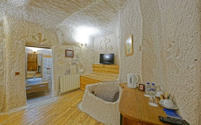 La Casa Cave