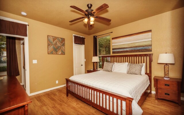 River Rd. Treehouses- Mockingbird Lodge