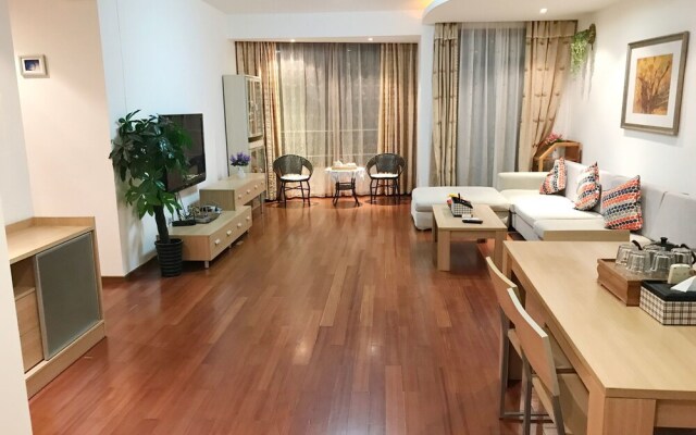 Hua Ting Residence