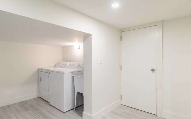 Newly Renovated 1Br Apt 1886