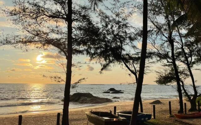 The Postcard on the Arabian Sea