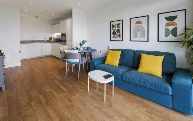 Skyline View 1 Bed Apartment Sleeps 2 - Balcony
