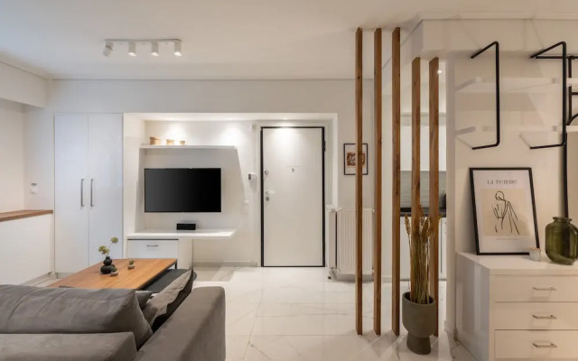 Kolonaki Chic Minimalist Studio-Athens