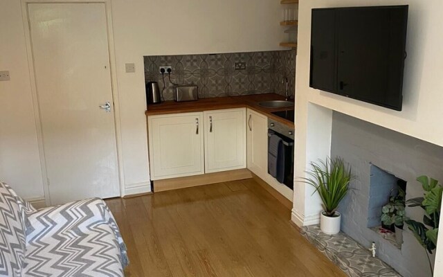 Remarkable Apartment in Oxton With Outside Space