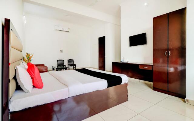 The Grand Plaza Hotel by OYO Rooms