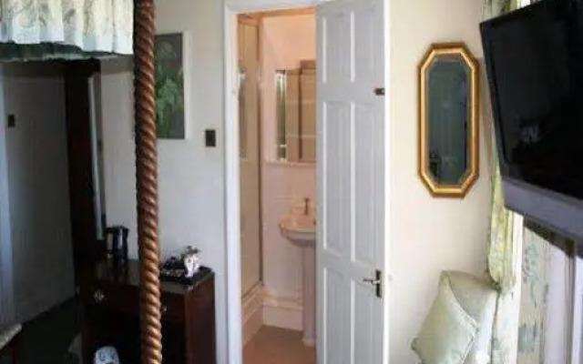 Woodlands Country House