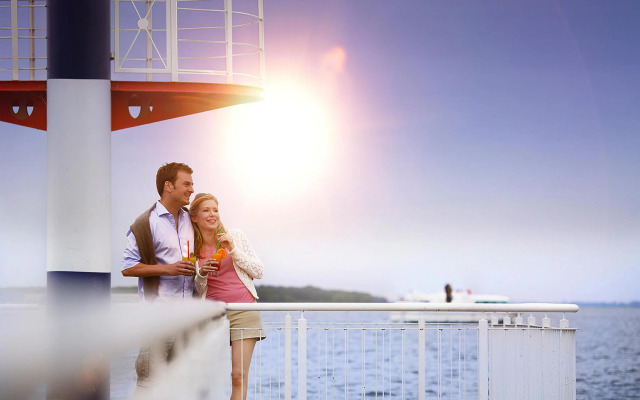 Apartment in Rechin Right on the Water