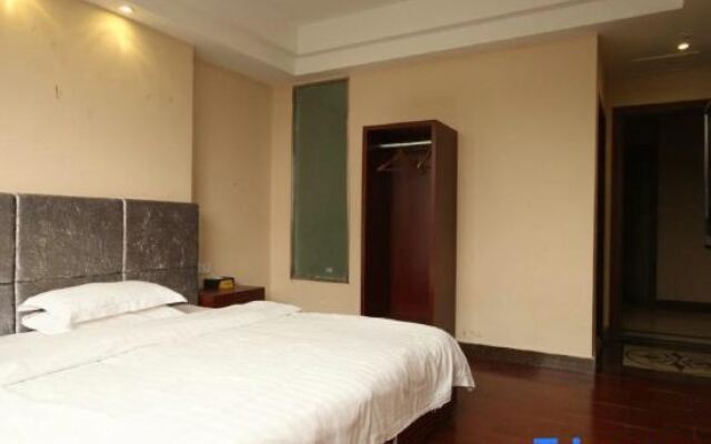 Xinyue Hotel (Shiling Leather City)