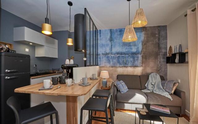 Beautiful apartment with terraceair conditioned-beautifully decorated #K6