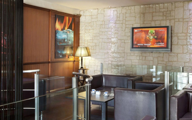 Business Hotel