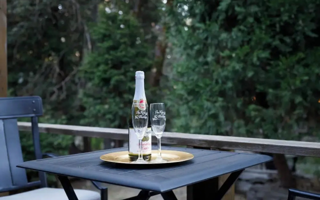 Arrowhead Pine Rose Cabins