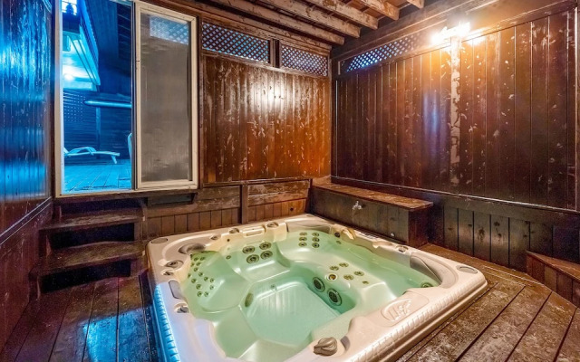 Vista Hill Pool Villa