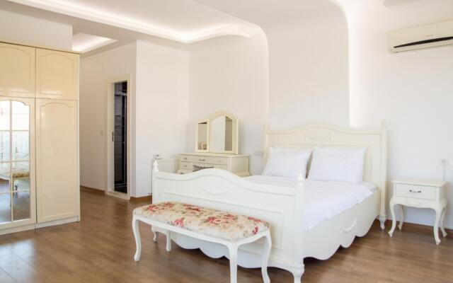 Sleek Villa With Private Pool and Garden in Cesme